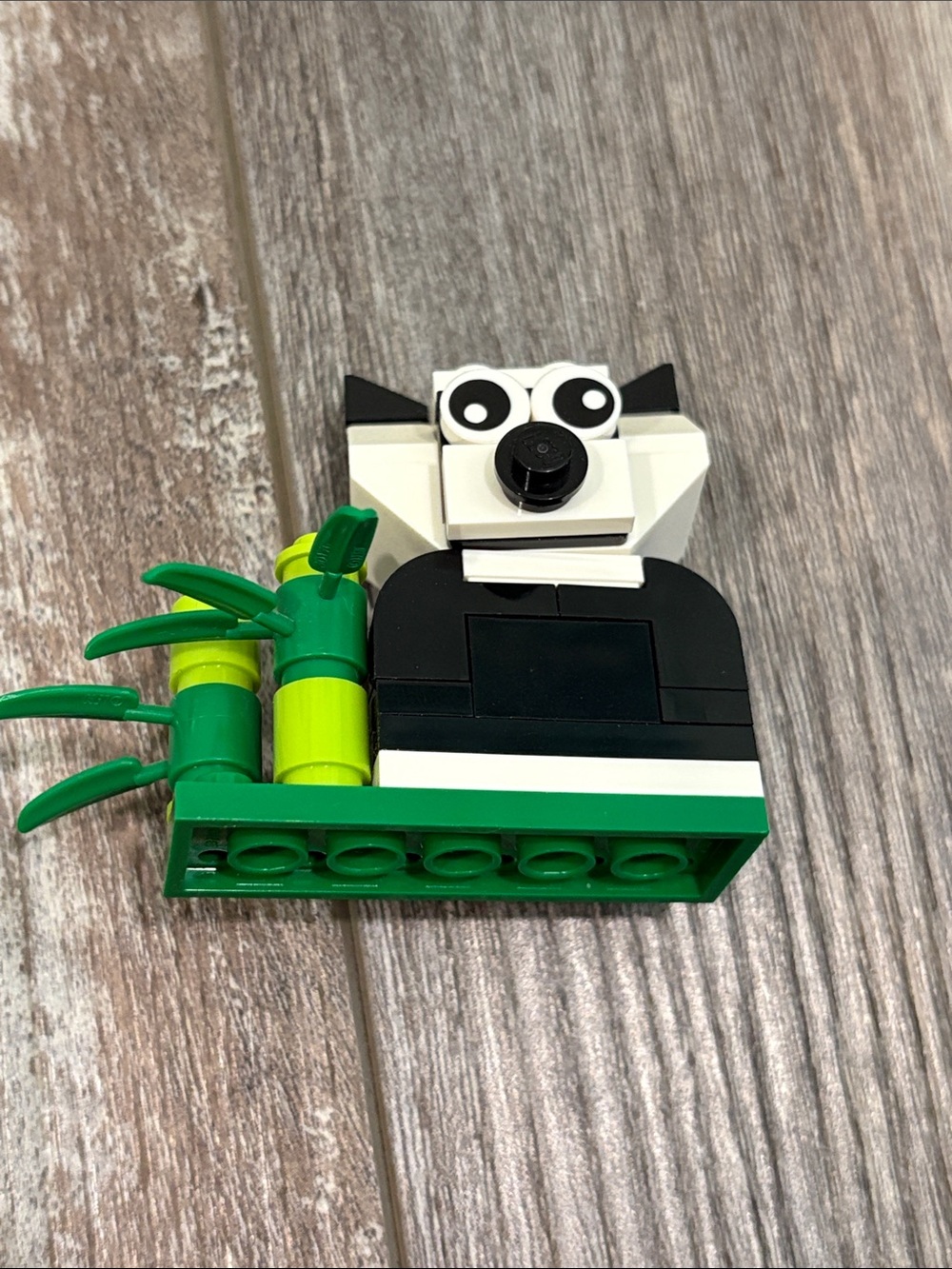 Lego Mini Build Panda - Picture 3 of 5
